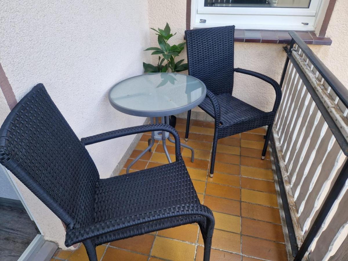 Apartment Am Dillich - Eigener Garten - Ruhige Lage - Vor Der Haustuer